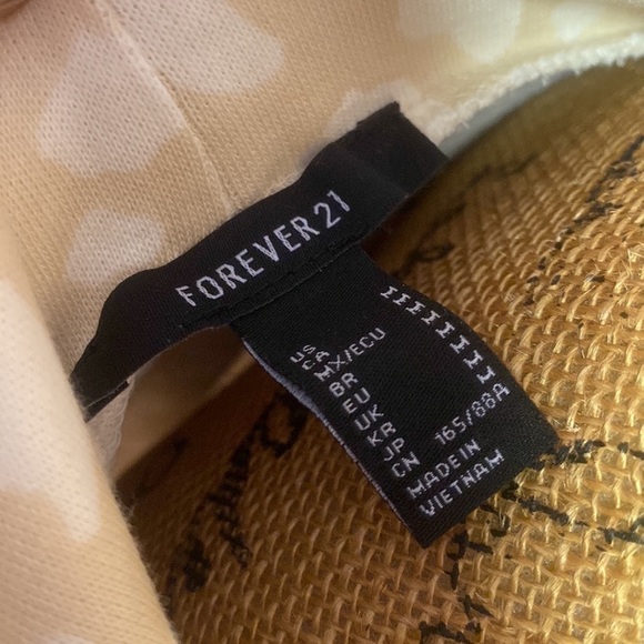 (1107) Super Comfy Neutral Cheetah Crop sweatshirt, Medium - Picture 3 of 3